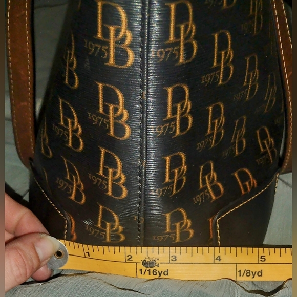 Dooney and Bourke shoulder leather bag - Picture 10 of 16